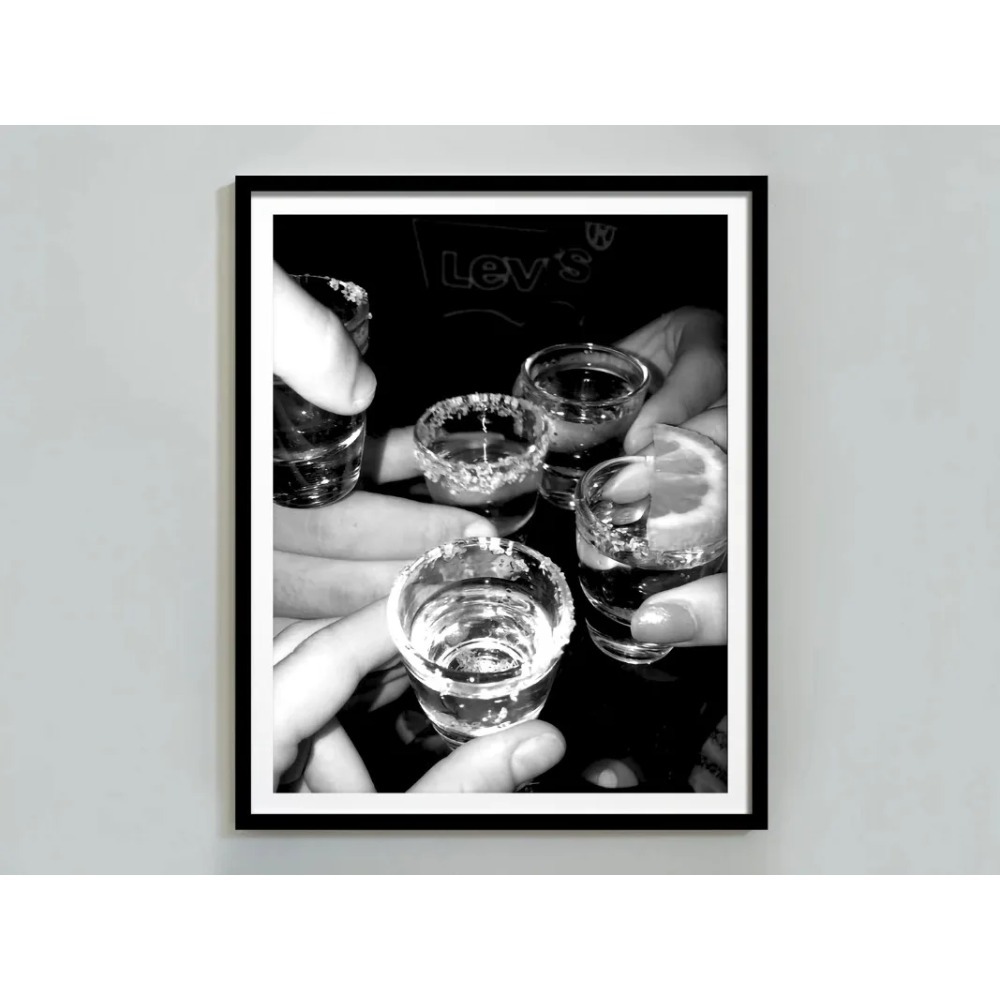 Black and white bar champagne  - Whisky Beer And Wine 评论和价格